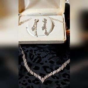 Elegant Silver Jewelry Set